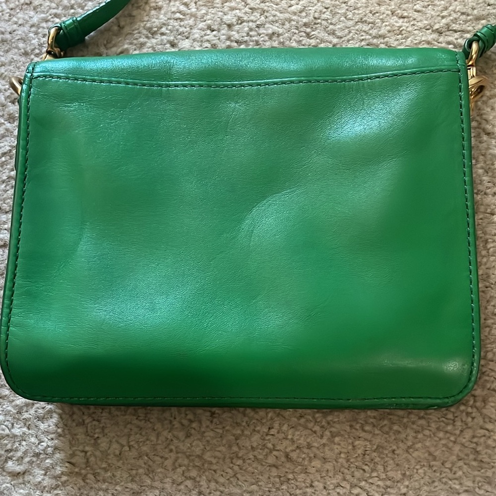 Marc Jacobs Emerald Green Leather Crossbody Bag with Gold Hardware - Picture 5 of 10